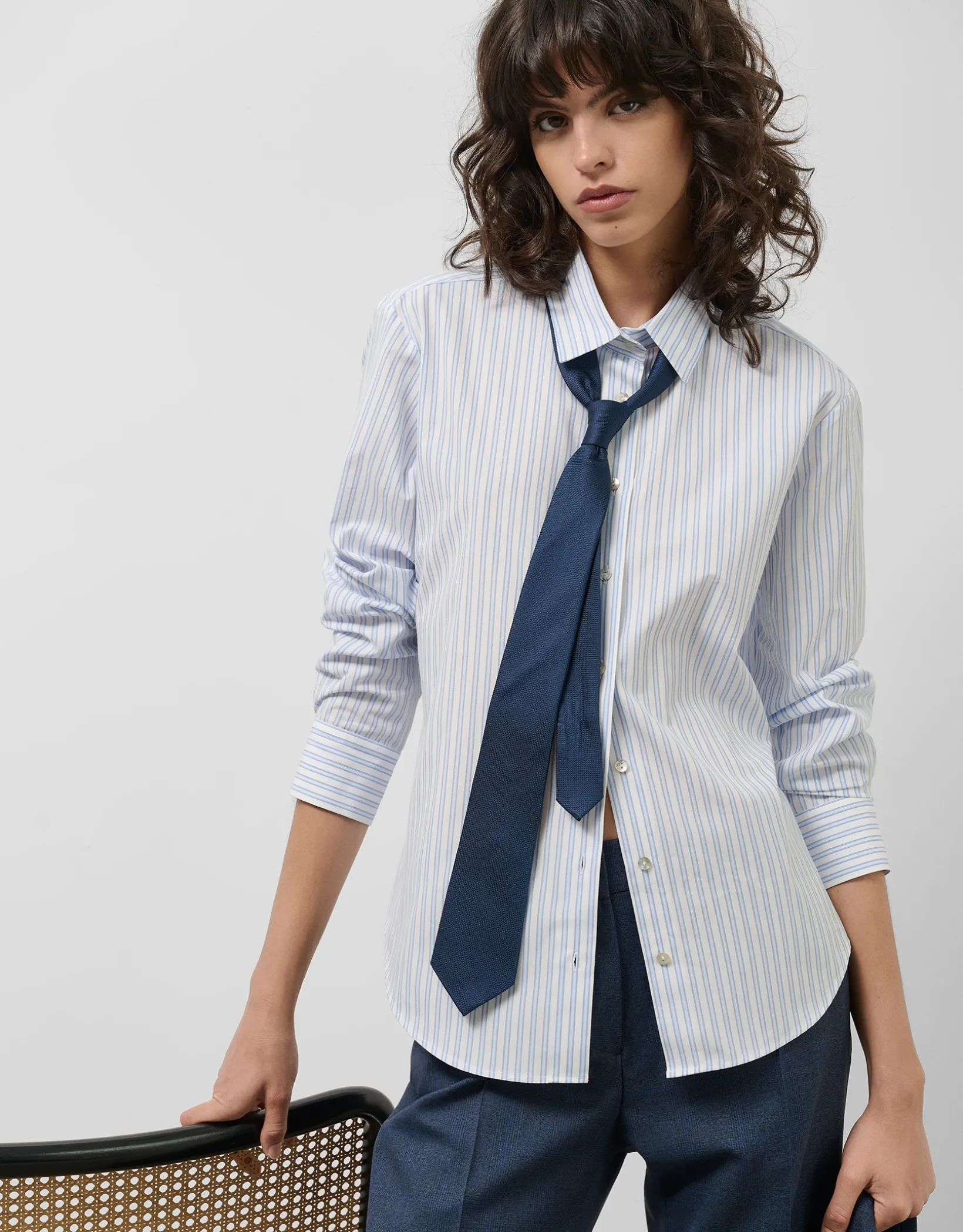 Camisa algodón blanco con listas azules