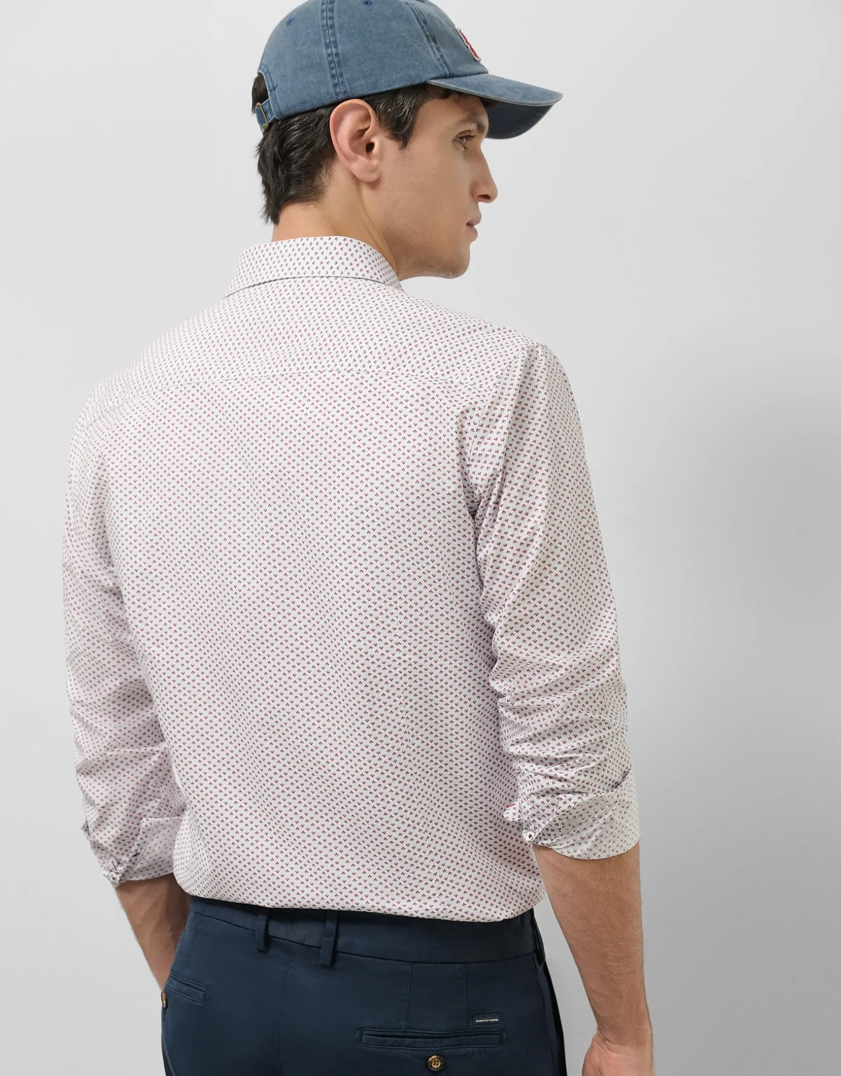Camisa sport regular blanca estampado geométrico rojo/marino