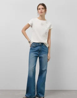 Camiseta algodón blanco con flores bordadas