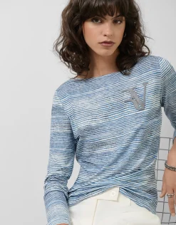 Camiseta escote barco y manga larga listas azul