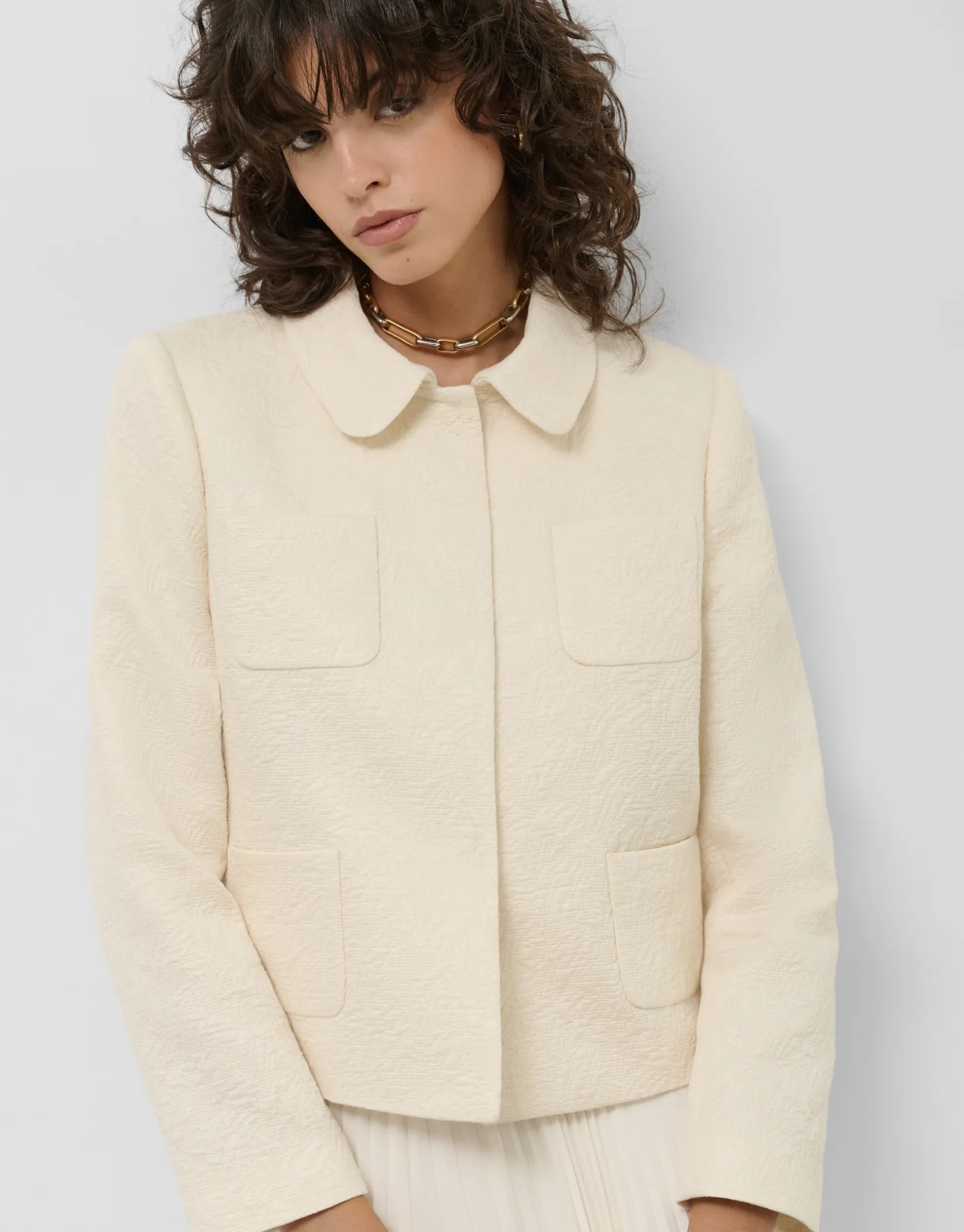 Chaqueta corta jacquard flocado crudo