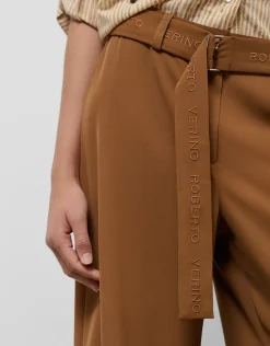 Pantalón ancho fluido twill marrón con cinturón