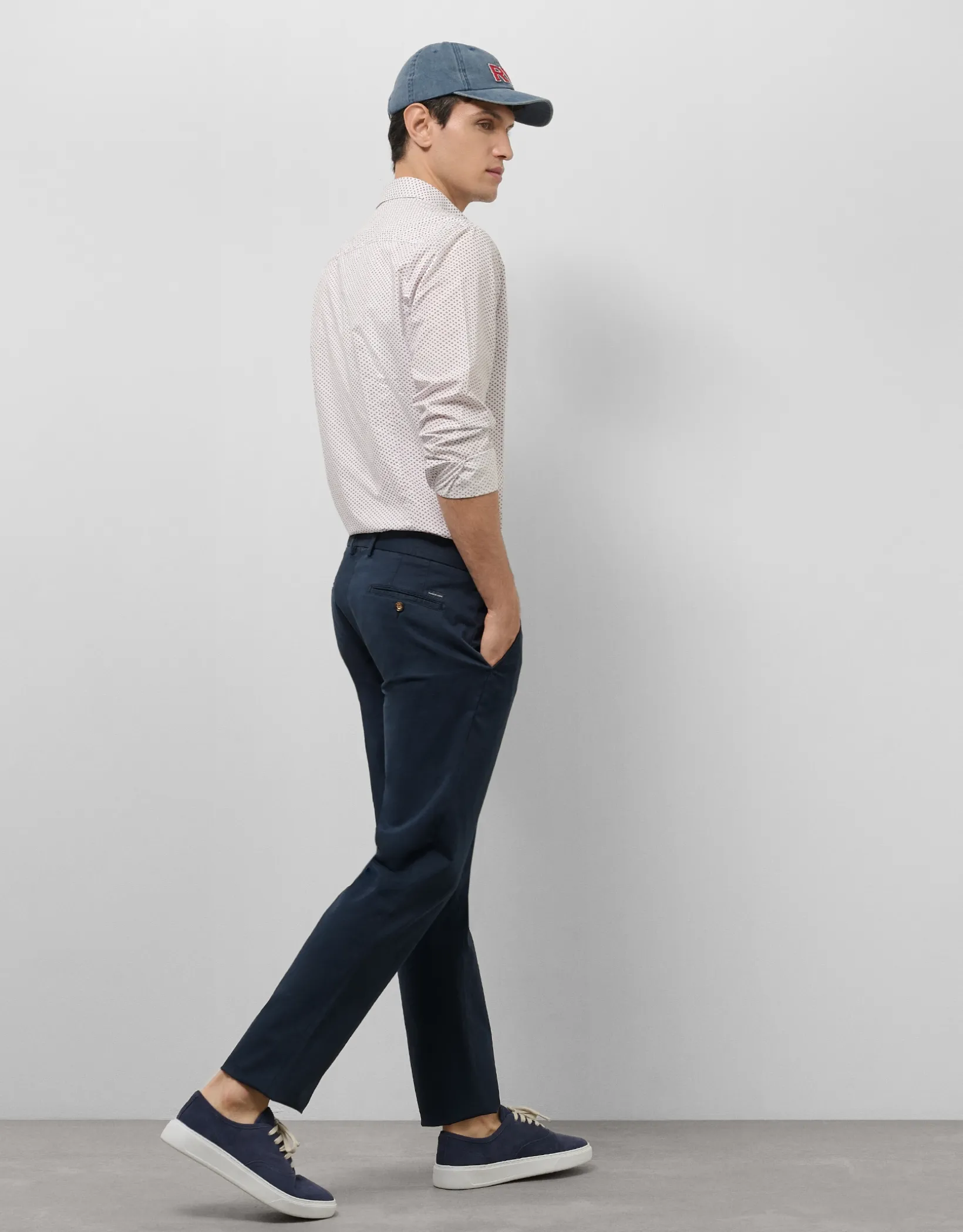 Pantalón chino tintado marino