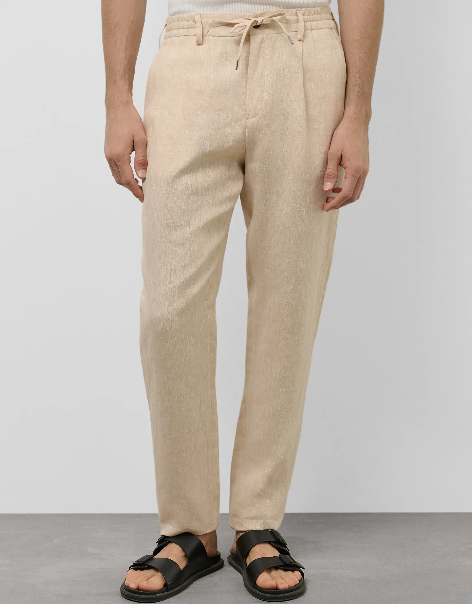 Pantalón pinzas lino color beige