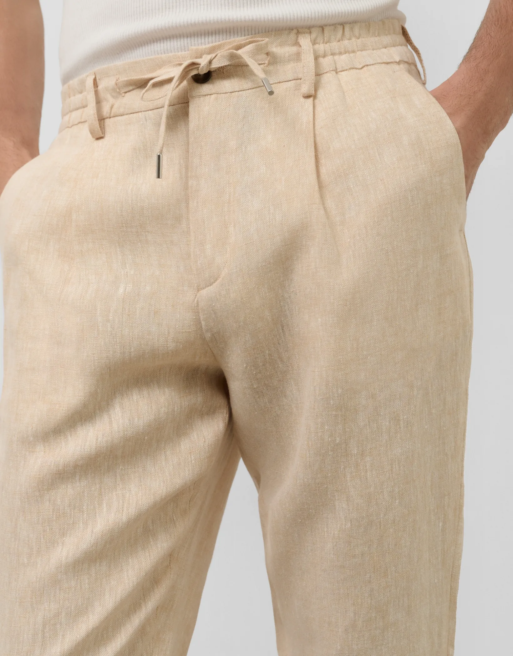 Pantalón pinzas lino color beige