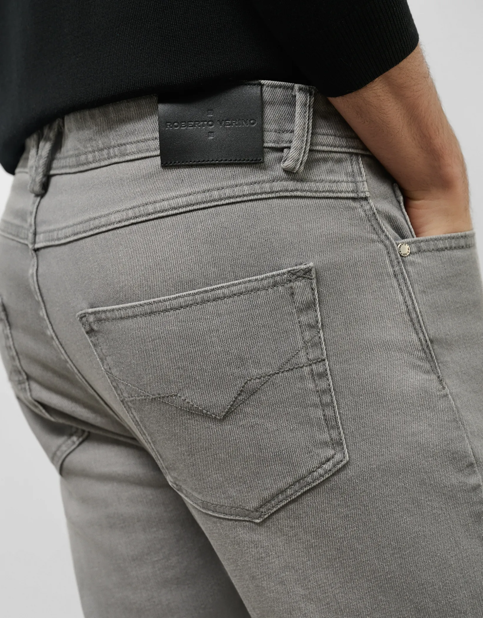 Pantalón vaquero denim slim gris claro