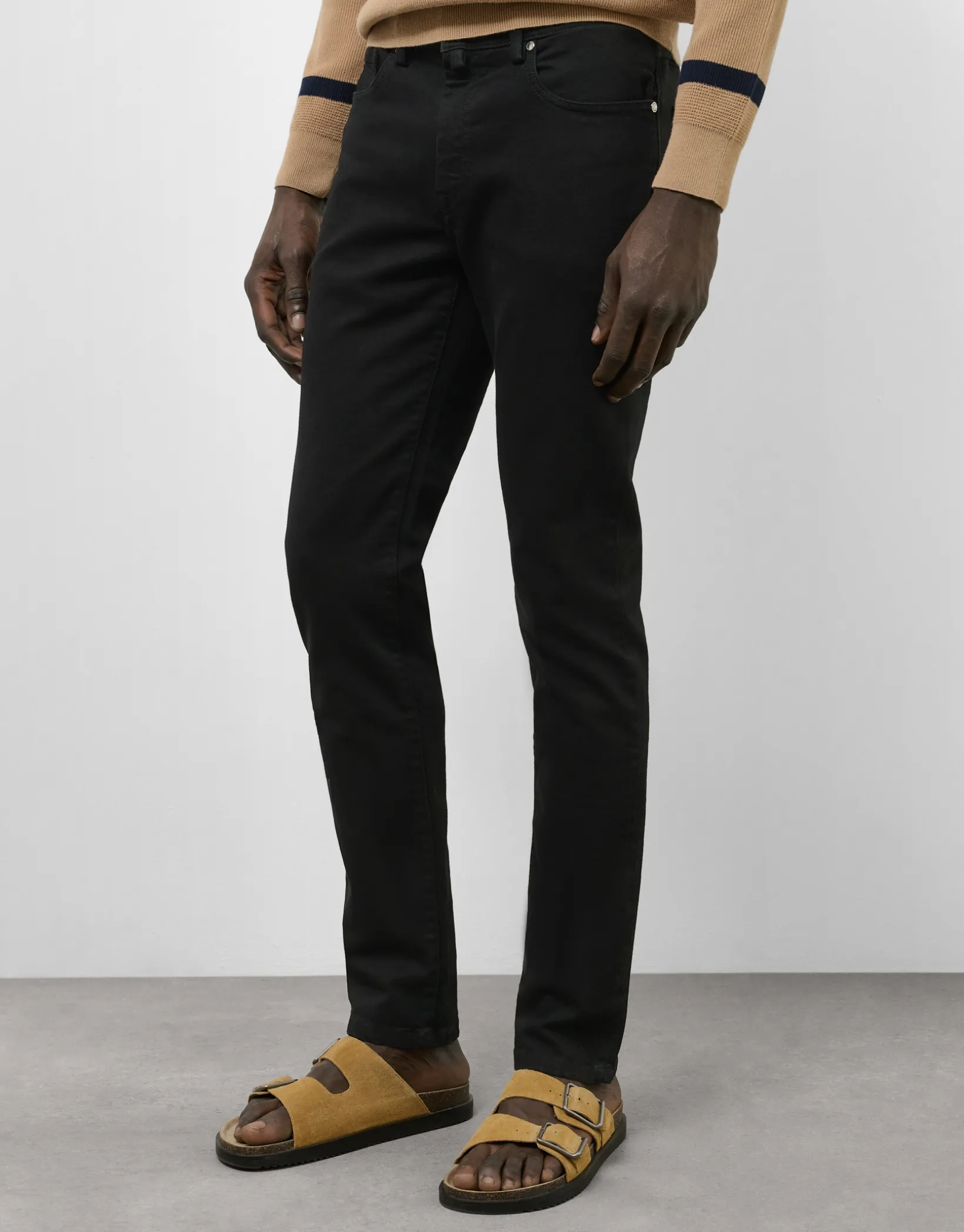 Pantalón vaquero negro slim fit