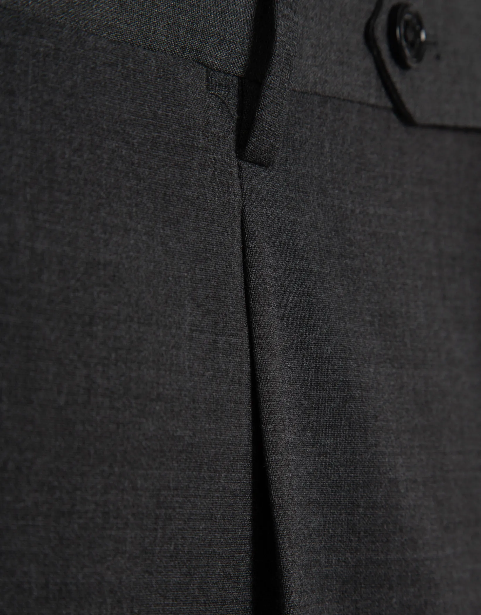 Pantalón vestir gris melange oscuro vuelta bajo