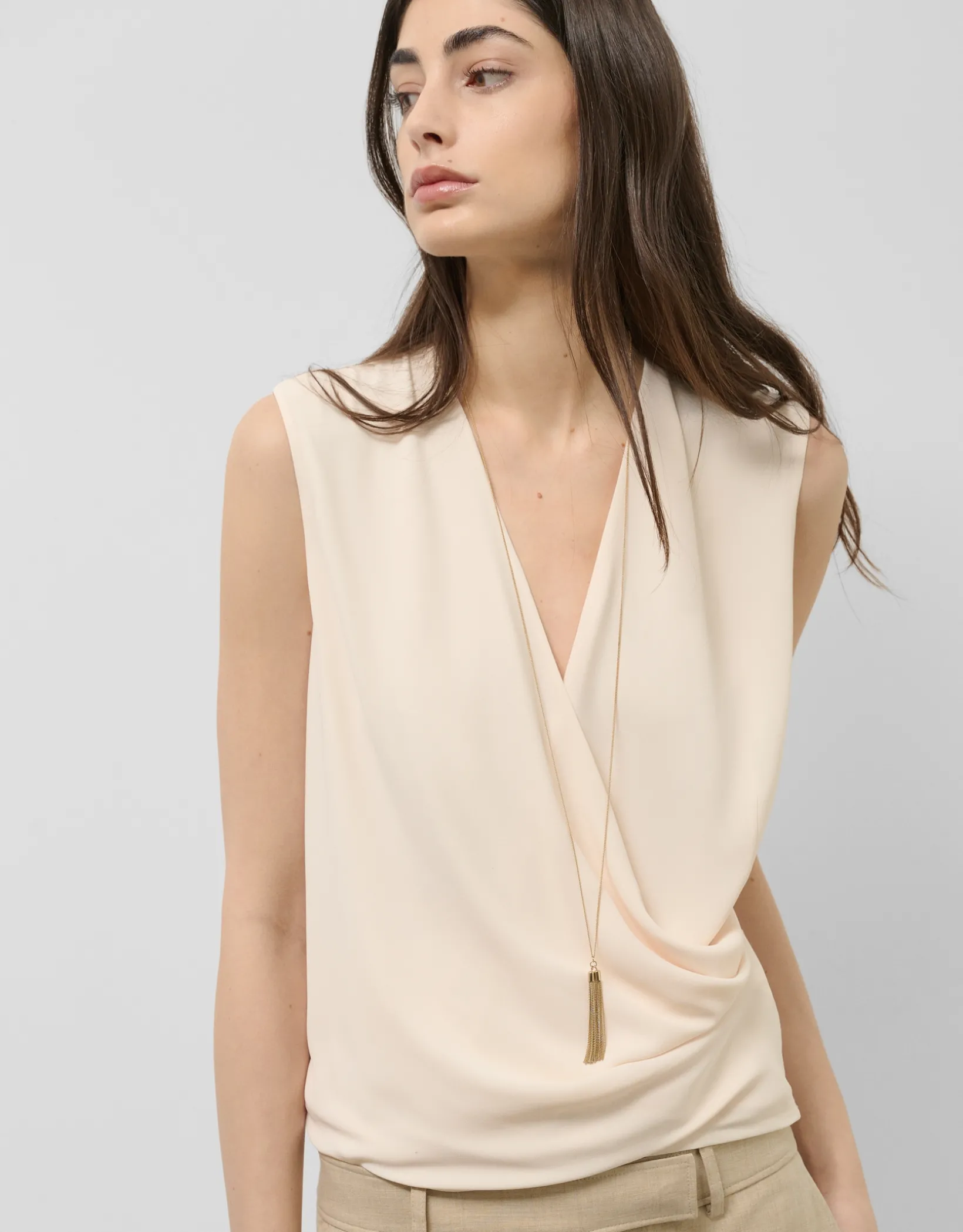 Top cruzado tejido fluido beige