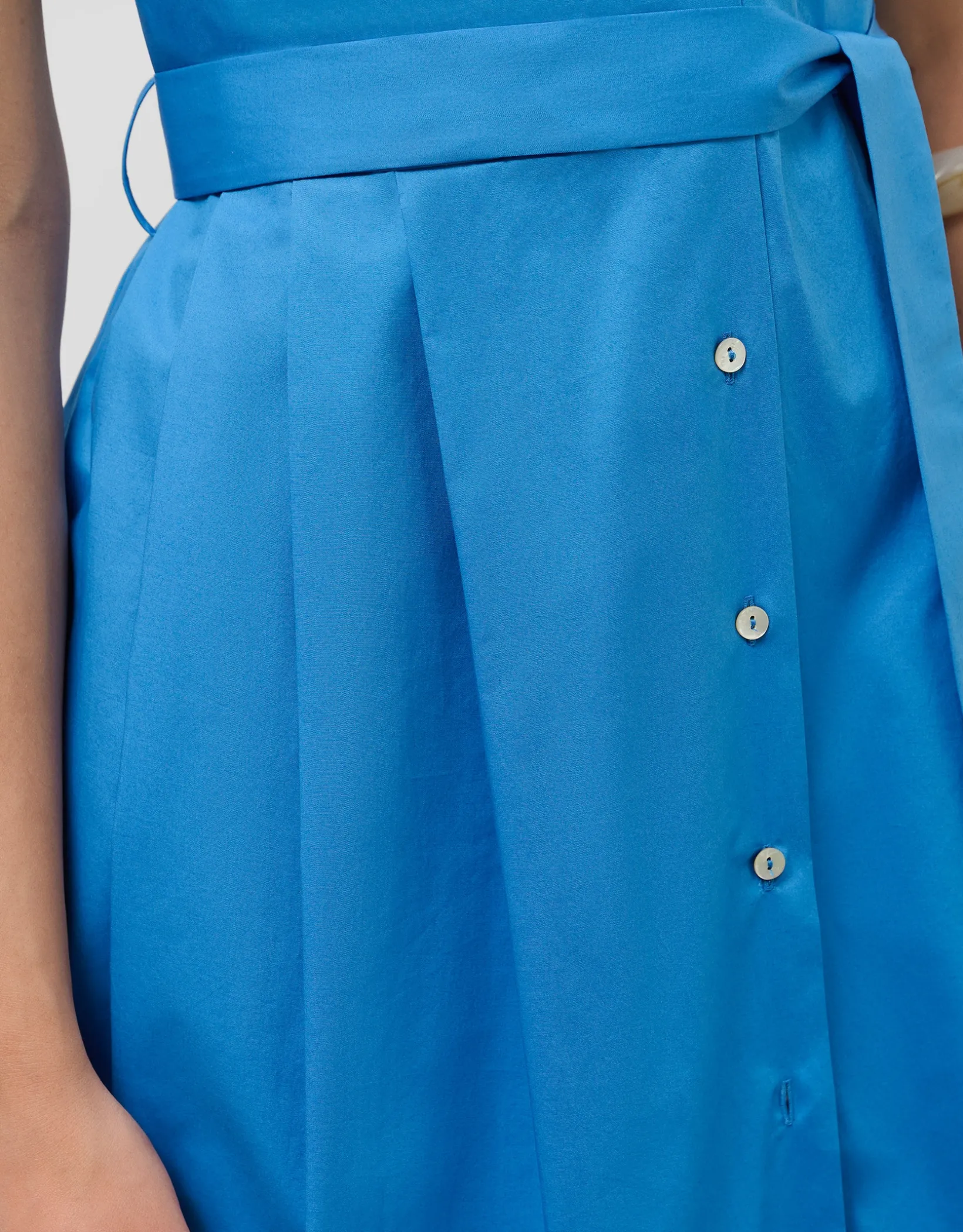 Vestido camisero de manga corta en algodón azul