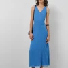 Vestido largo escote halter anudado en crepe georgette azul