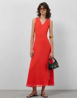 Vestido midi escote halter anudado en crepe georgette rojo