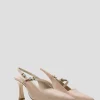 Zapato salón destalonado piel beige con pulsera