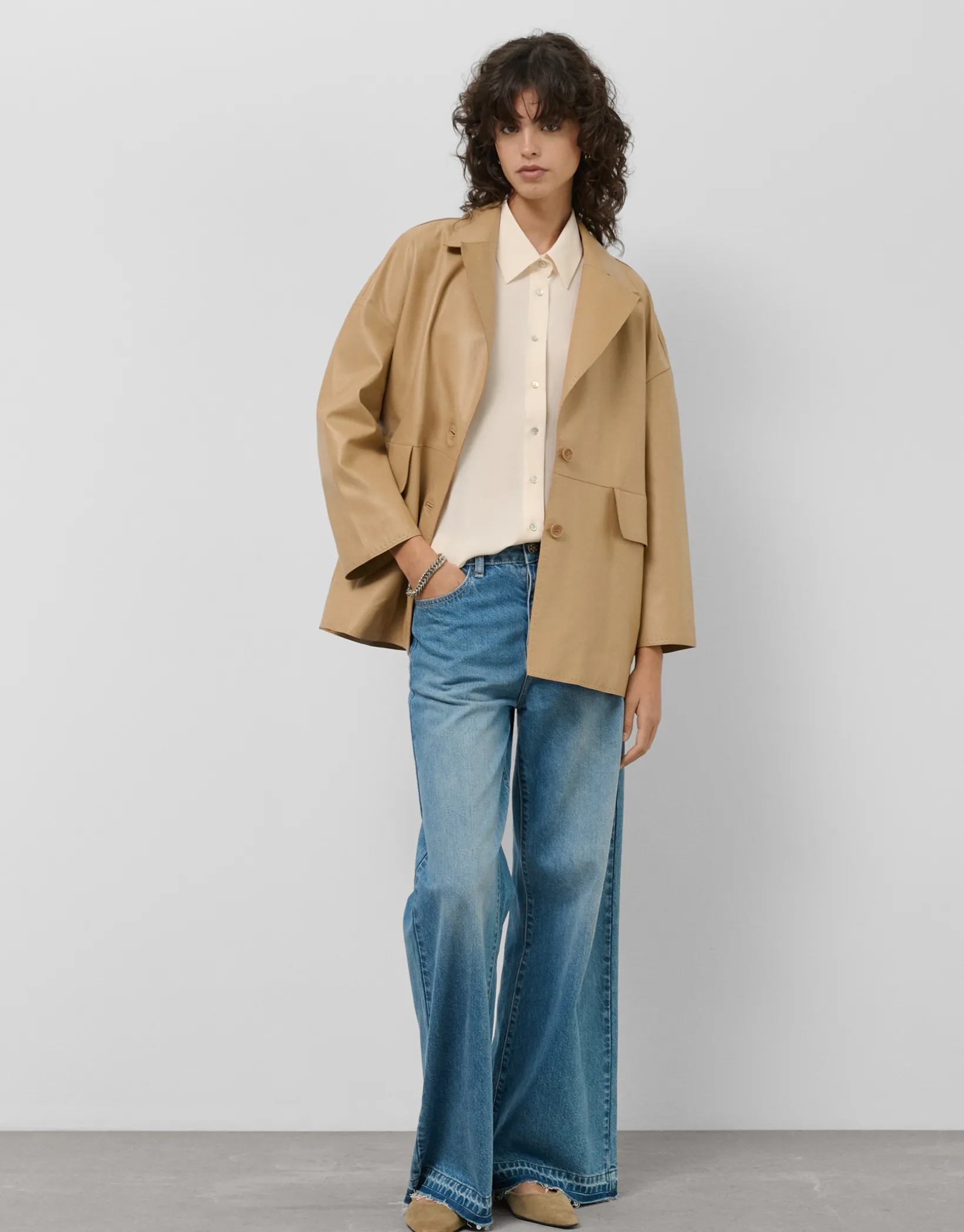 Abrigo corto napa beige