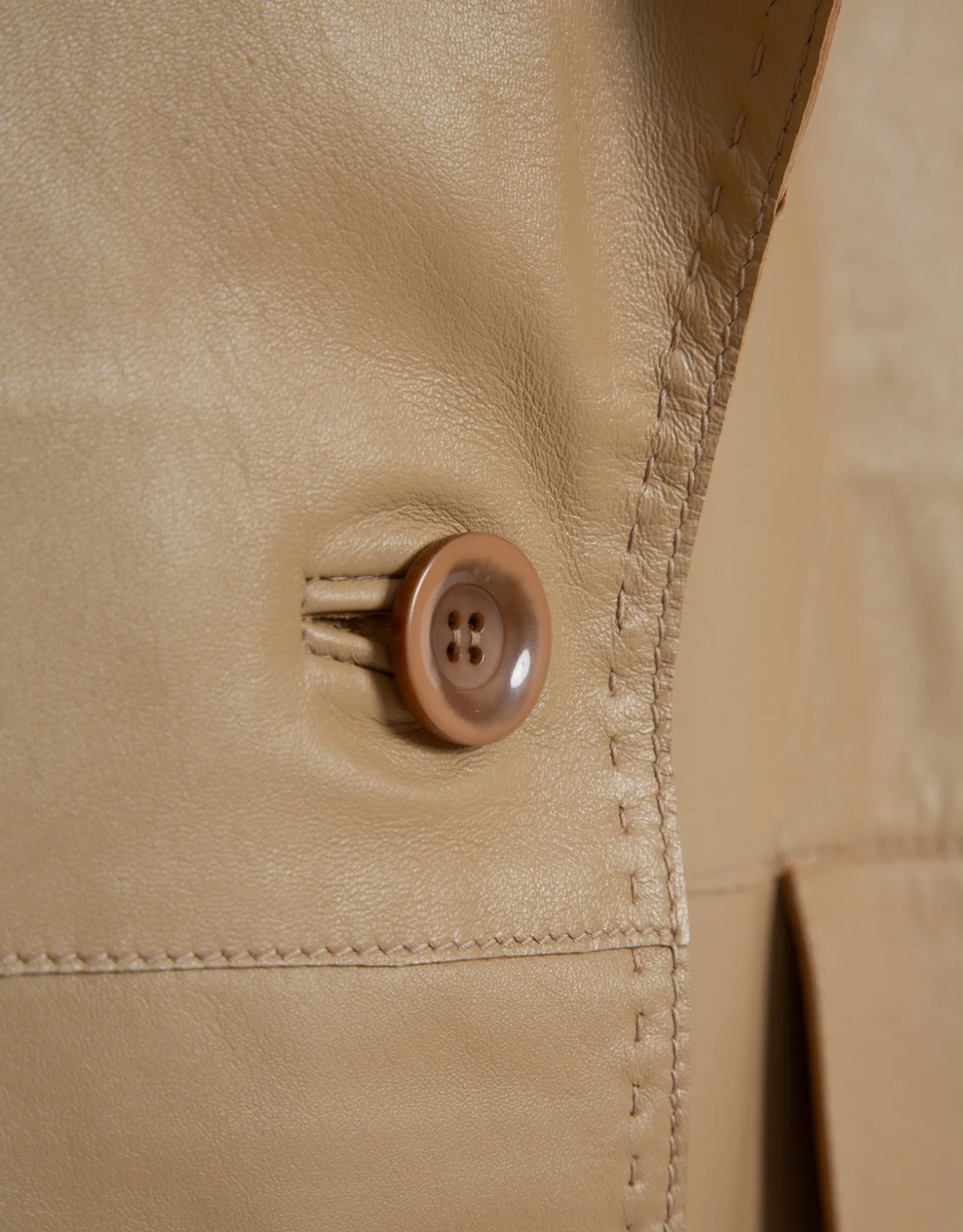 Abrigo corto napa beige