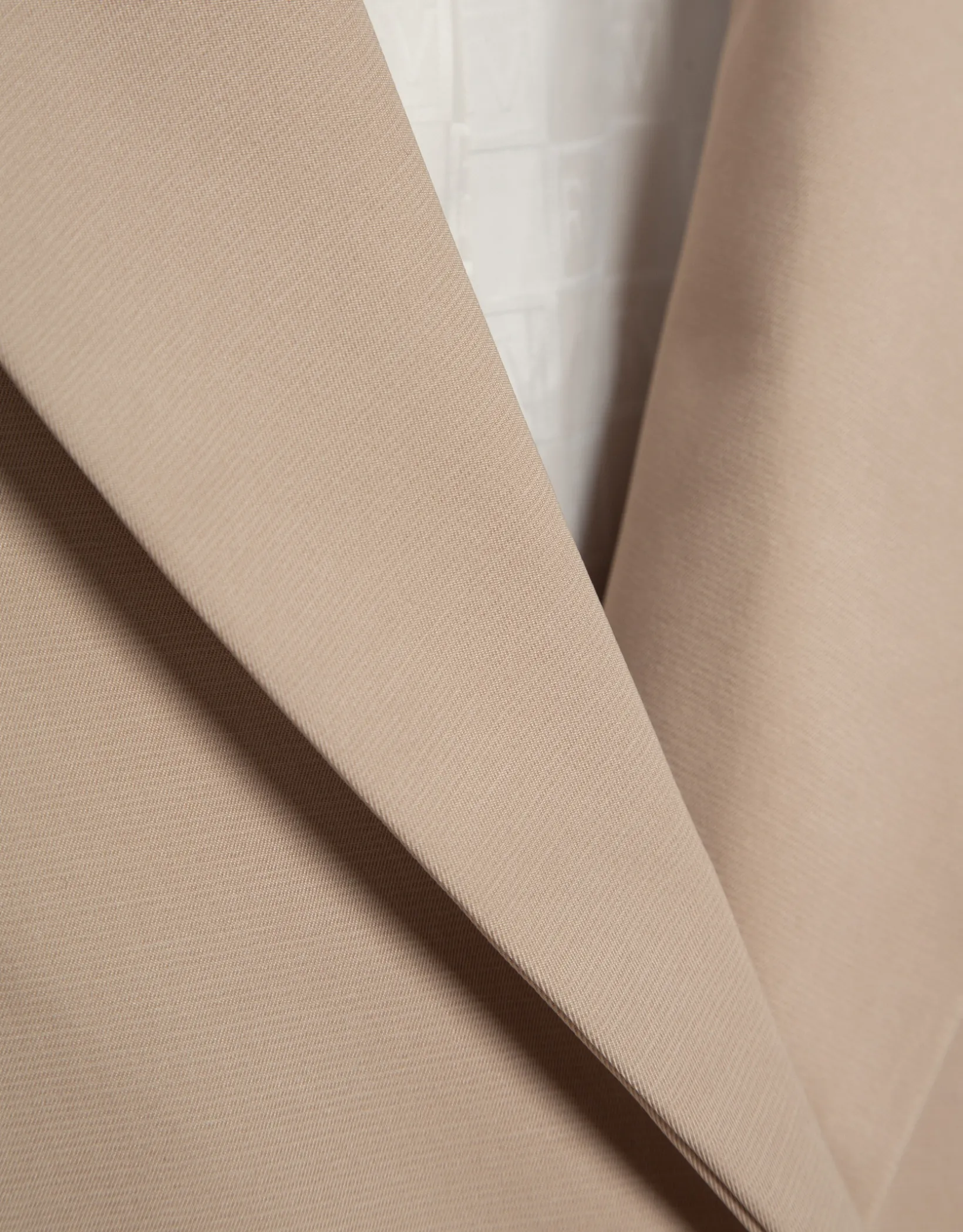 Abrigo gabardina oversize cámel