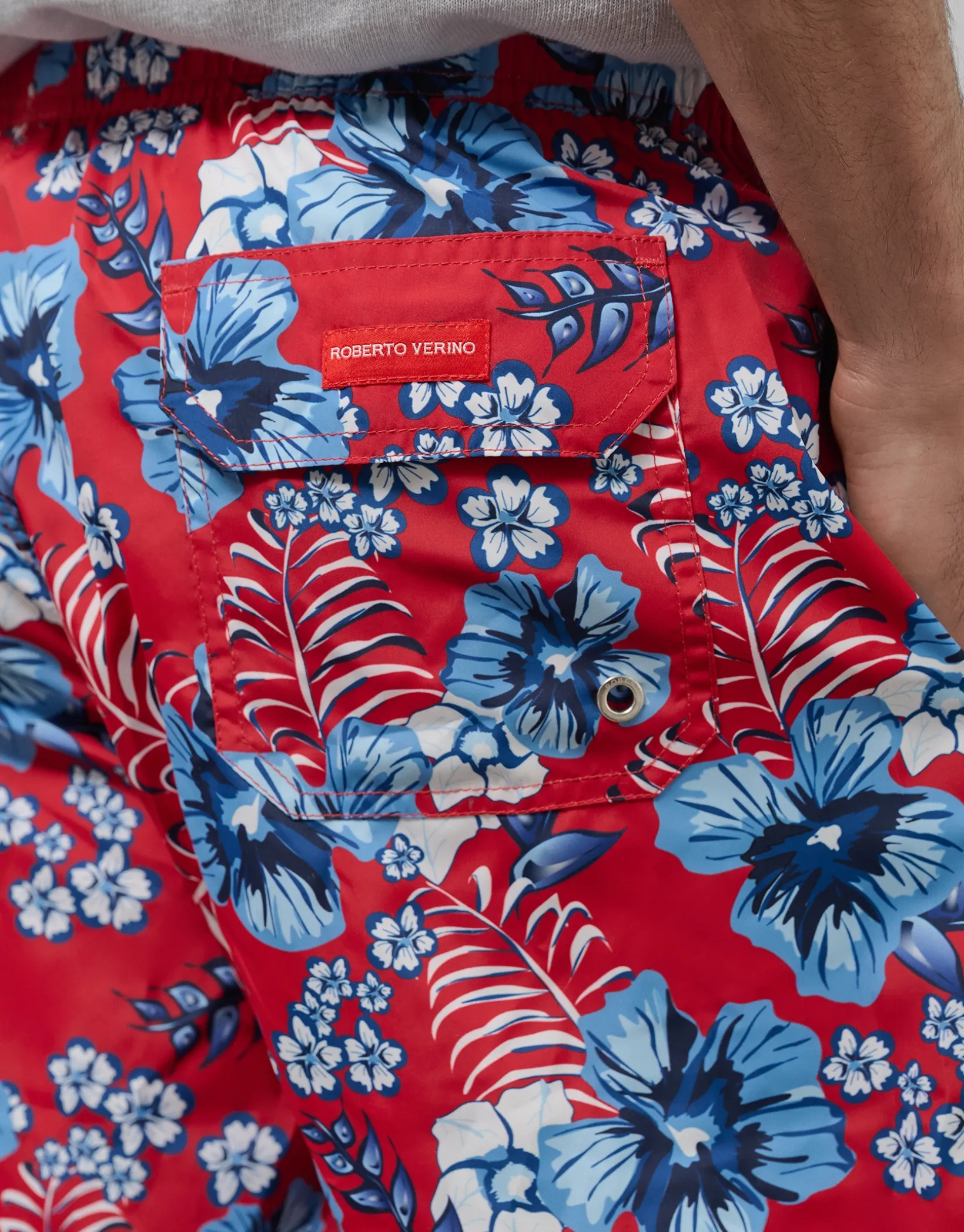 Bañador estampado flores rojo y tonos azules