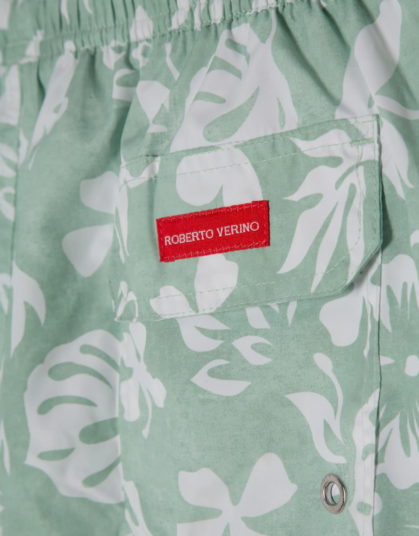 Bañador verde caqui estampado hojas blancas