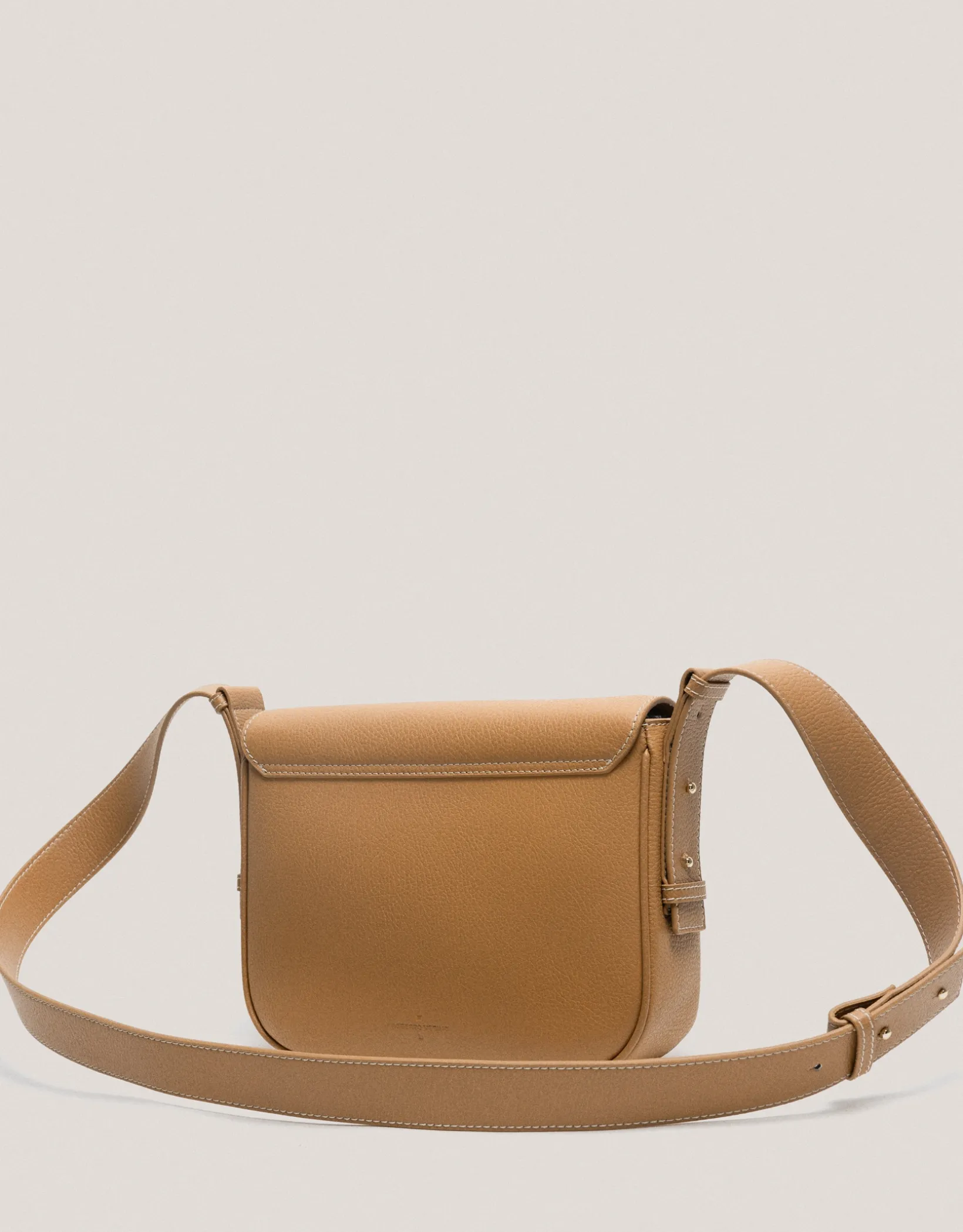 Bandolera Maxi Cuca piel granulada cámel