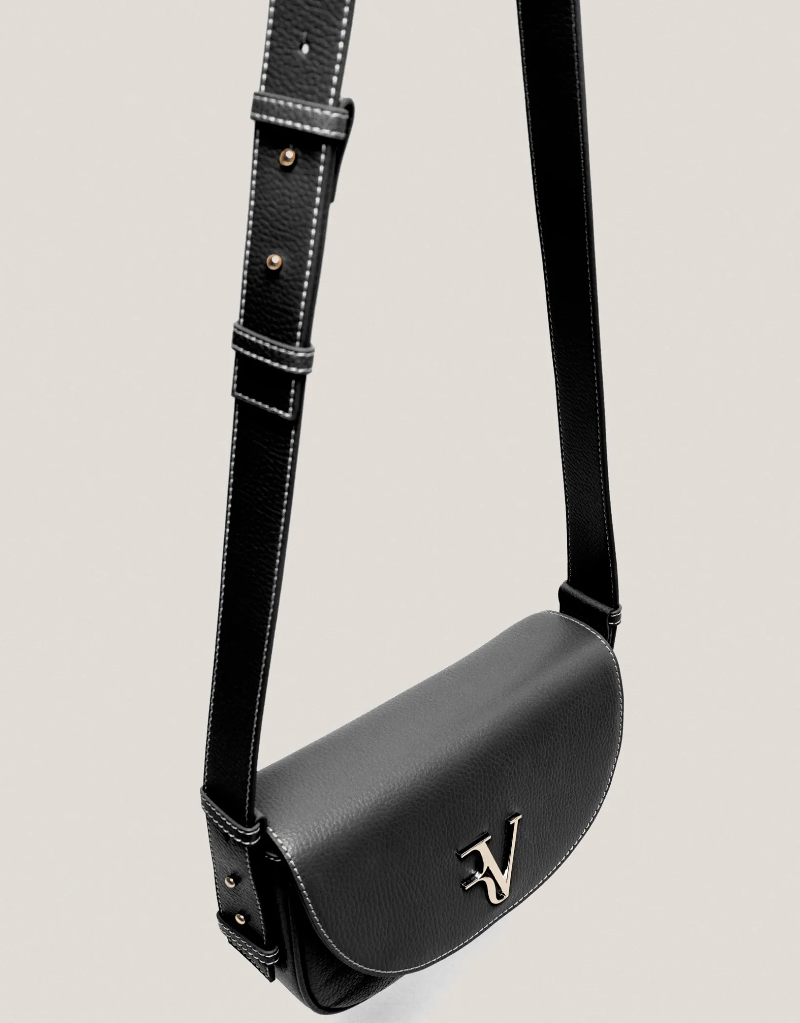 Bandolera Mini Cuca piel granulada negro
