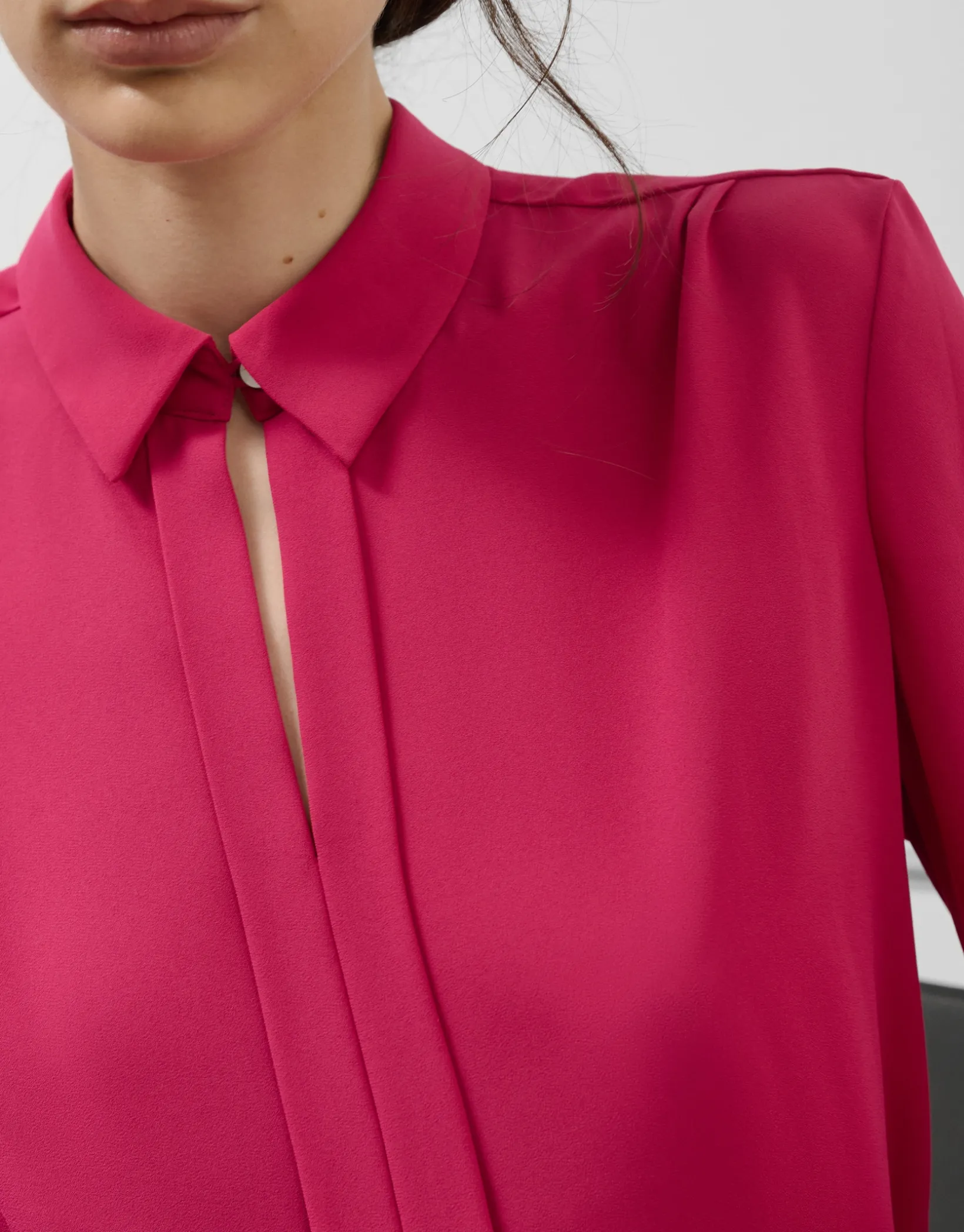 Blusa tabla central tejido fluido color frambuesa