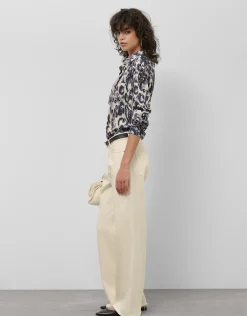 Blusa twill animal print azul marino