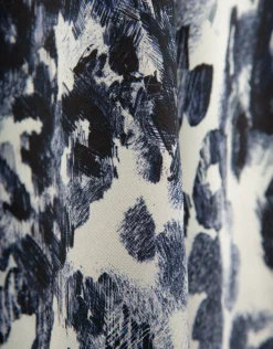 Blusa twill animal print azul marino