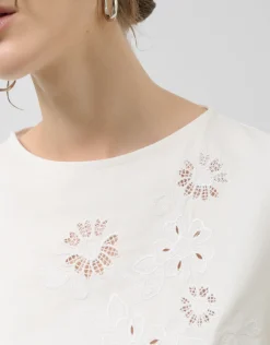 Camiseta algodón blanco con flores bordadas