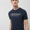Camiseta algodón marino con logo beige