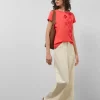 Camiseta algodón roja con flores bordadas