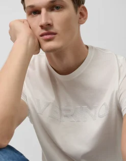Camiseta blanca con logo relieve pecho