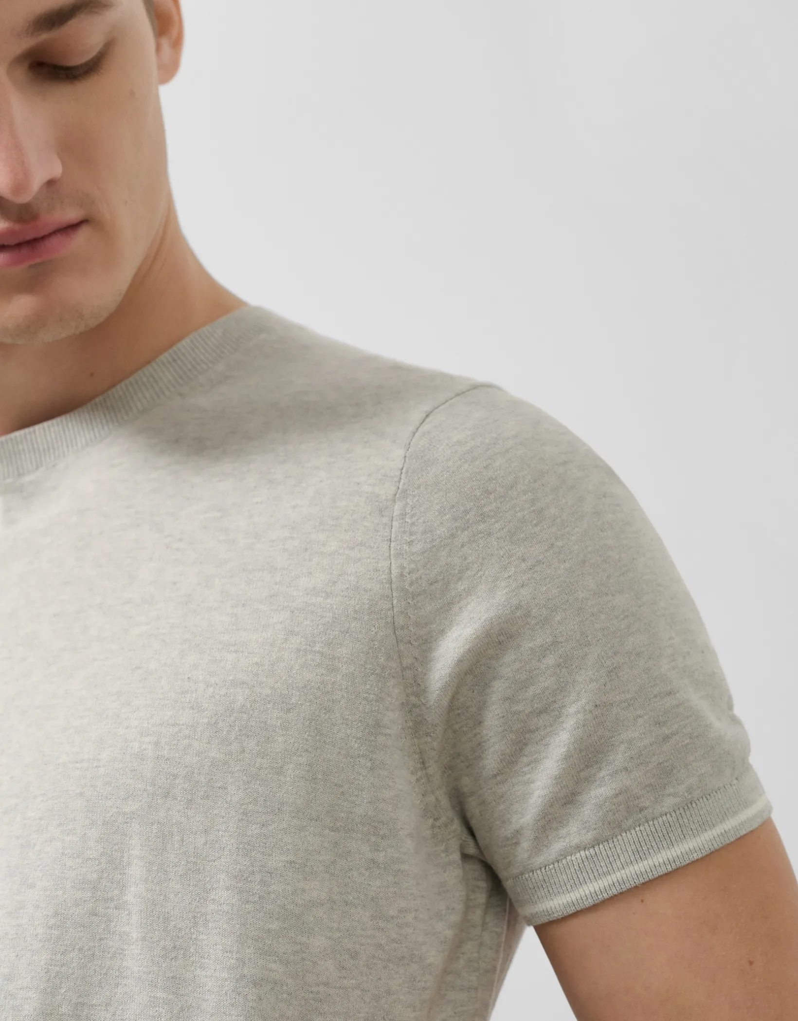 Camiseta tricotada gris melange