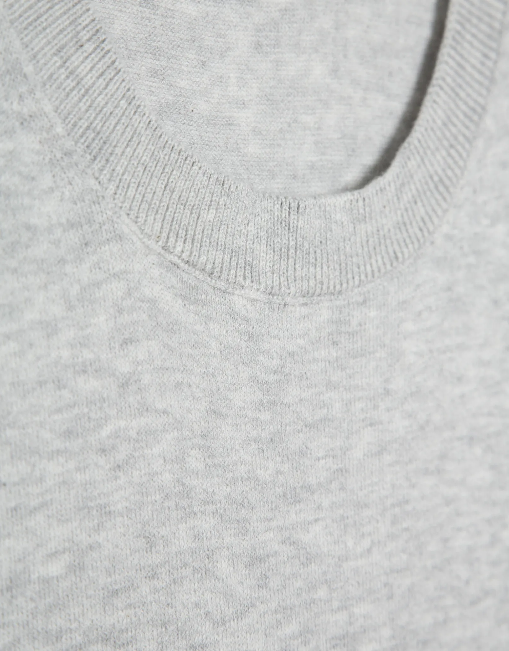 Camiseta tricotada gris melange