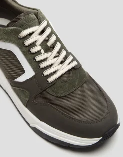 Deportiva estilo runner caqui con suela track