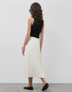 Falda midi fluida twill crudo con cinturón