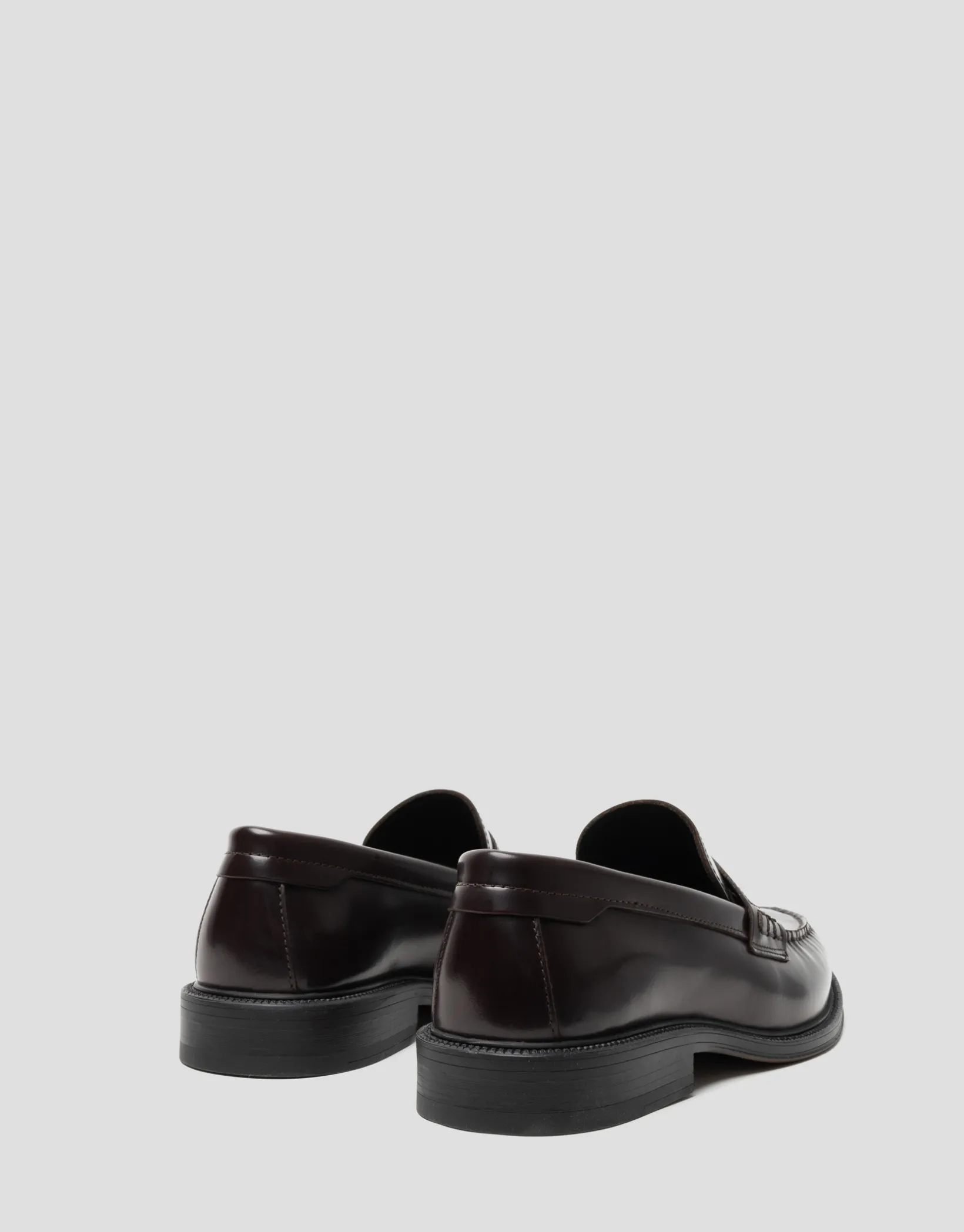 Mocasín masculino piel marrón con antifaz