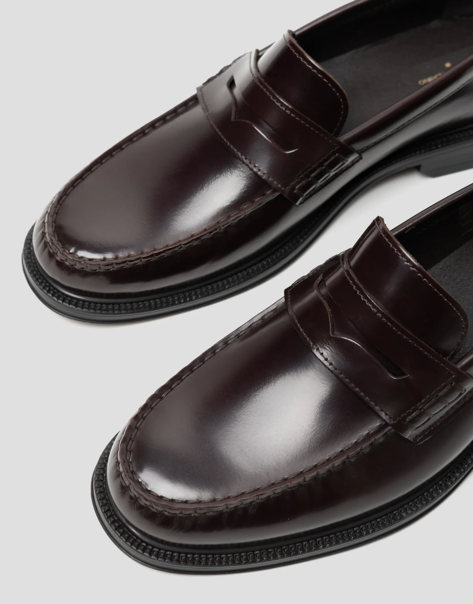 Mocasín masculino piel marrón con antifaz