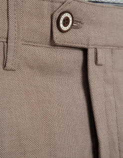 Pantalón chino ojo de perdiz color tabaco