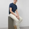 Pantalón cinco bolsillos sarga tintada crudo