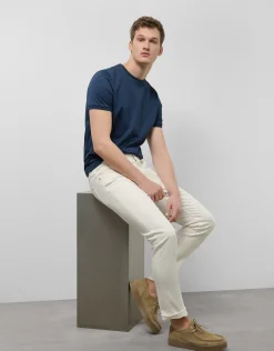 Pantalón cinco bolsillos sarga tintada crudo
