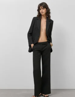 Pantalón recto fantasía relieve negro