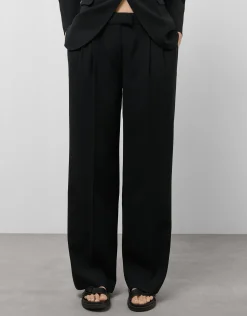 Pantalón recto pinzas crepé negro