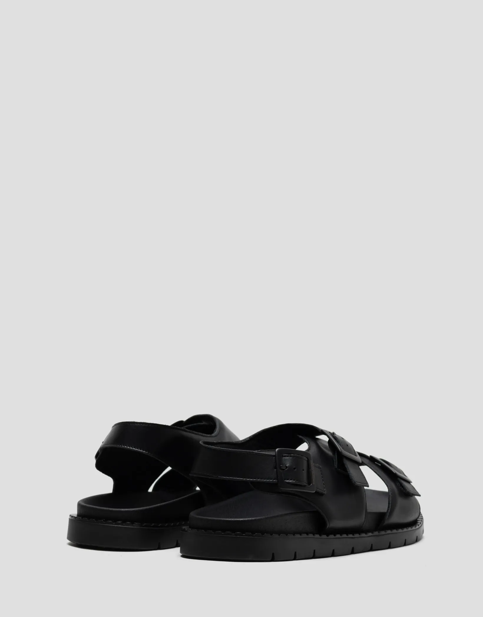 Sandalia masculina tiras piel color negro