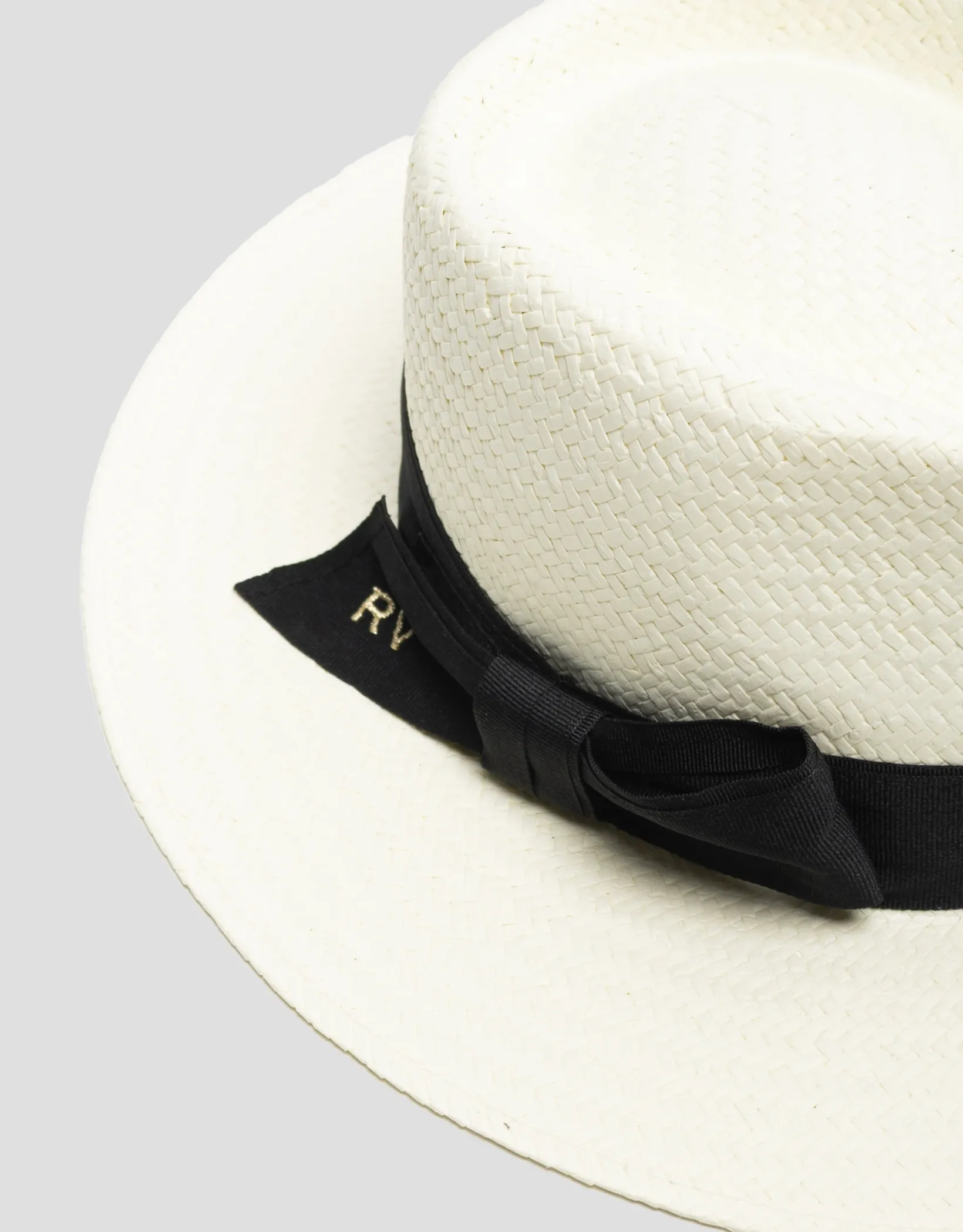Sombrero ala corta beige cinta negra
