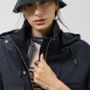 Trench con capucha y cintura ceñida azul marino