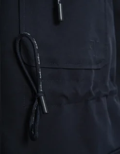 Trench con capucha y cintura ceñida azul marino