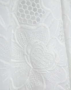 Vestido midi de sisas en guipur blanco