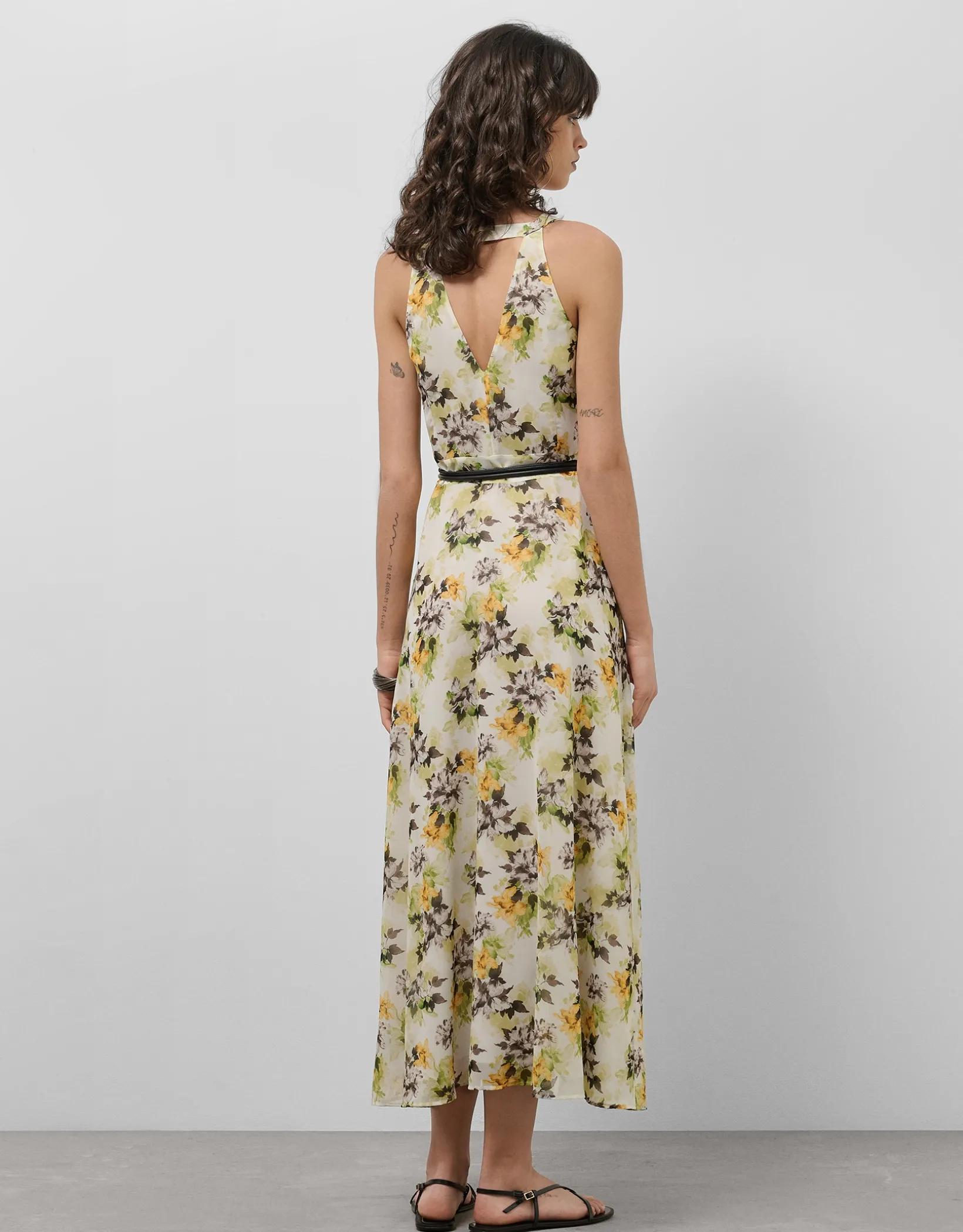 Vestido midi escote halter crepe georgette estampado floral