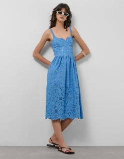 Vestido midi tirantes bordado suizo azul