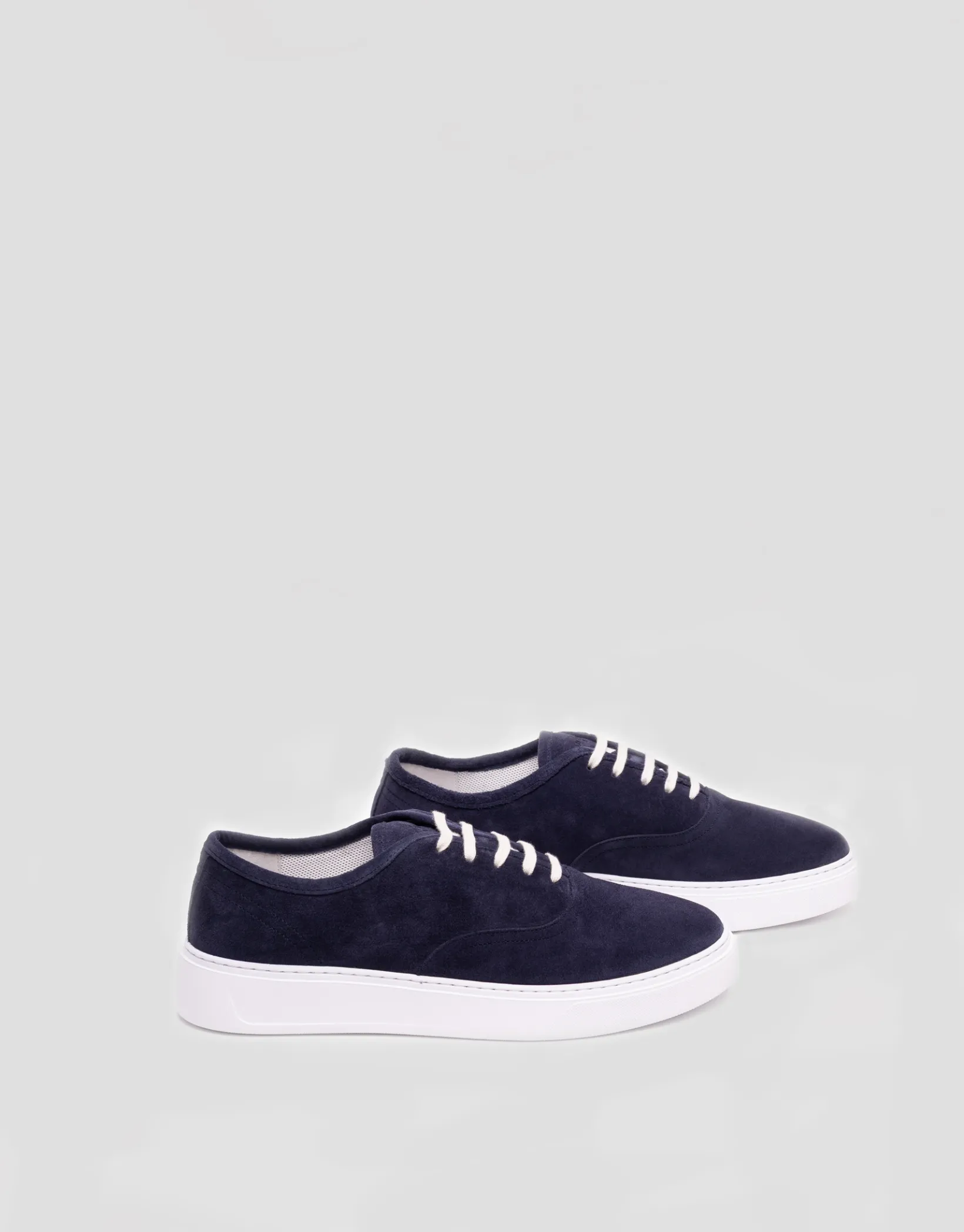 Zapatilla deportiva serraje marino